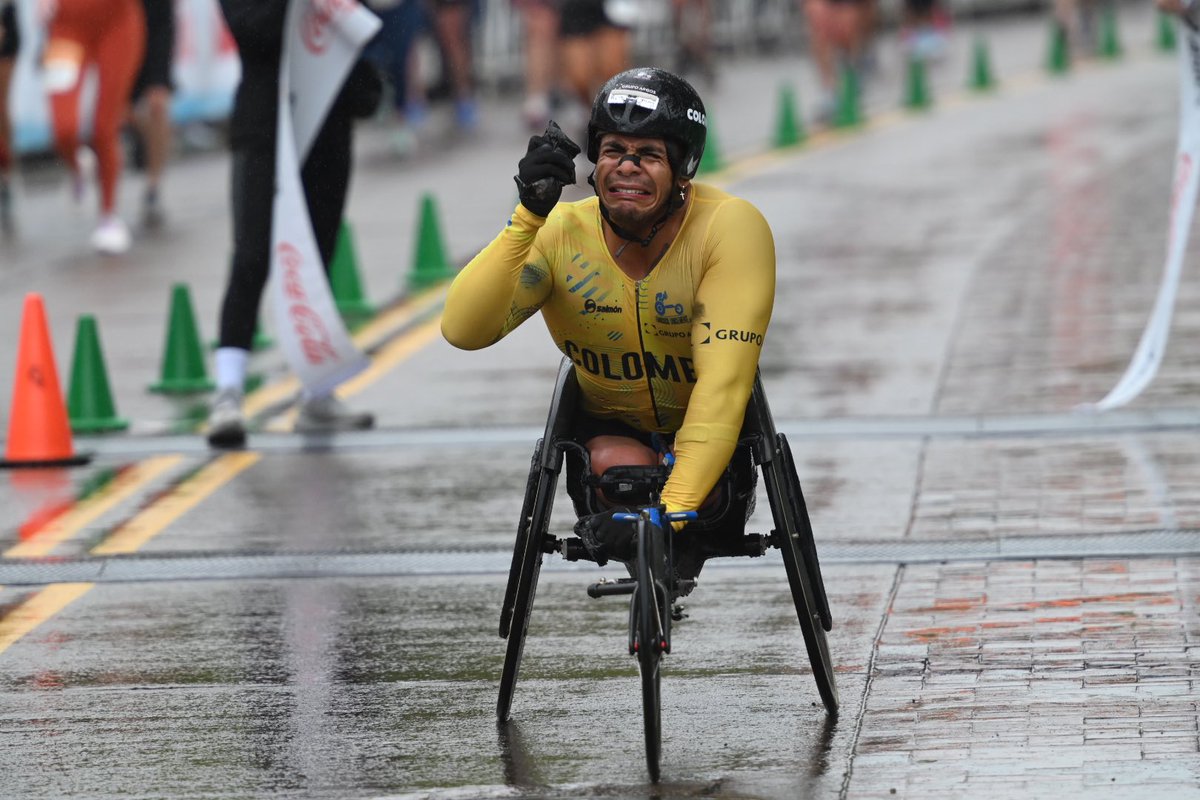 fan1065fm's tweet image. Luis Francisco Sanclemente wins the Grandma’s Marathon Men’s wheelchair division with a time of 1:22:08 #grandmasmarathon #gmas24