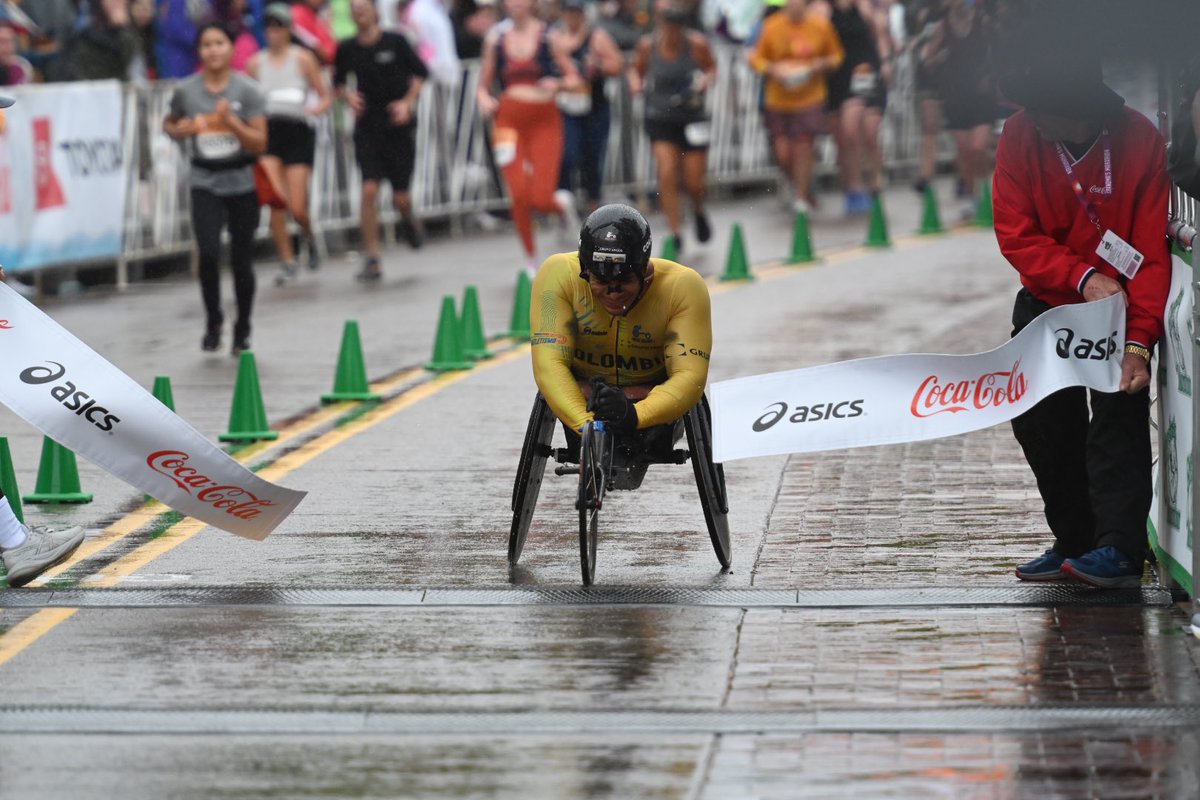 fan1065fm's tweet image. Luis Francisco Sanclemente wins the Grandma’s Marathon Men’s wheelchair division with a time of 1:22:08 #grandmasmarathon #gmas24