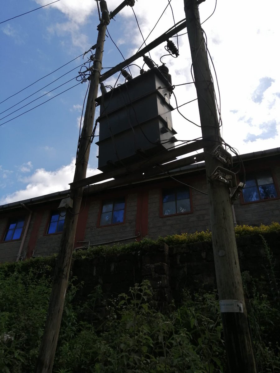 GitemaGidd's tweet photo. @KenyaPower @KenyaPower_Care Good evening. There has been a power outage in Kilome,  for almost two months now , there is a wire crossing the road that is cut. Can someone attend to it. https://t.co/LYGjAE98Ba