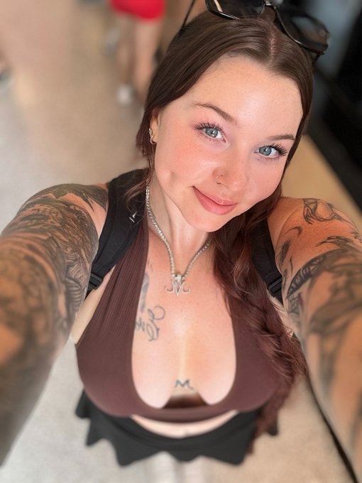 pov: I pick you up and put you on the counter to assert dominance https://t.co/LRKXd9YL0j