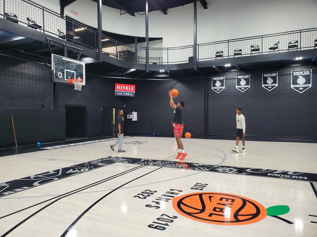PC North Boys Basketball (@pcn_basketball) on Twitter photo Rise and Grind
#Day2 #MidwestShowcase
<a href="/Coach_DJ21/">DJ Lemons</a> <a href="/zeleyzele/">Coach Z</a> <a href="/MRHUSTLETEAM/">Khai_35</a> <a href="/GKamden/">Kamden Gipson</a> <a href="/CoachLucci2x/">Coach Lucci</a> Rise and Grind
#Day2 #MidwestShowcase
<a href="/Coach_DJ21/">DJ Lemons</a> <a href="/zeleyzele/">Coach Z</a> <a href="/MRHUSTLETEAM/">Khai_35</a> <a href="/GKamden/">Kamden Gipson</a> <a href="/CoachLucci2x/">Coach Lucci</a>