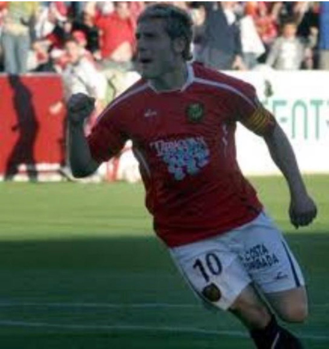 Hoy es el día ❤️🤍 afición, equipo, escudo 💪🏻💪🏻 <a href="/NASTICTARRAGONA/">NÀSTIC DE TARRAGONA</a> <a href="/diaridtarragona/">Diari de Tarragona</a> <a href="/speaker_nastic/">®️ubèn 🅱️ladé 🚐</a> <a href="/nastic/">rob carson</a>