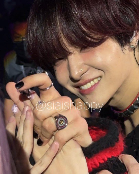 byparkjihoon's tweet photo. OP got the million dollar shot of Jihoon's million dollar smile 🥹🤍 https://t.co/vW9SUEbtVq