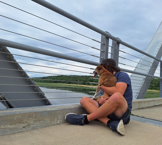 Watch WeRateDogs's leaked NSFW photo on TwXstars