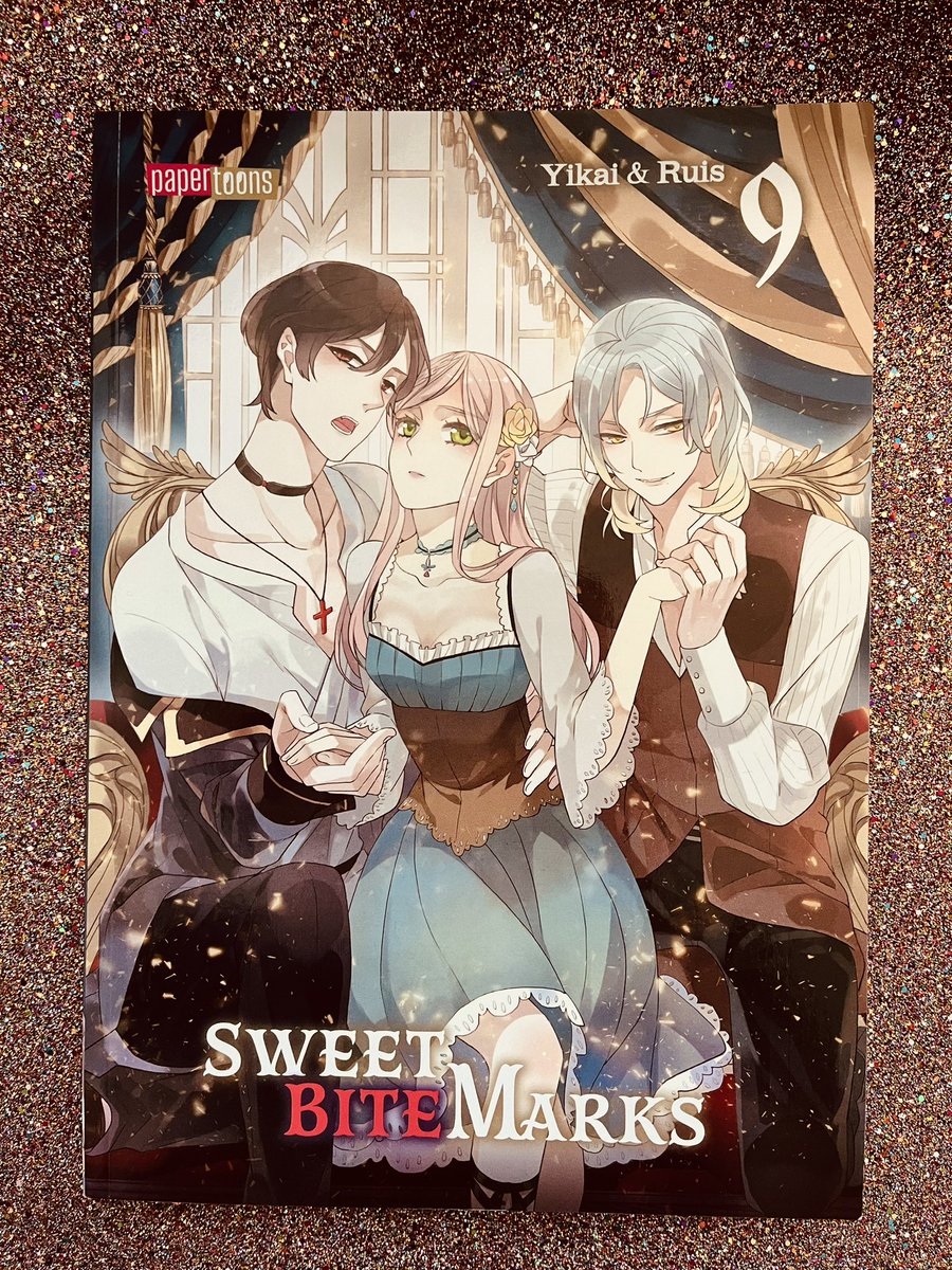 KatsukiMisha's tweet photo. Der Frieden zwischen Menschen und Vampiren bleibt fragil. Und selbst die Hochzeit von Xiaoshen und Luo Yi wird sabotiert. Als auch noch Werwölfe auftauchen sind Kämpfe unvermeidlich. Xin und Xiaoling kämpfen erstmals gemeinsam 😏 #SweetBiteMarks #Papertoons_de #Webtoonyear24 https://t.co/4hsyy9CLqr