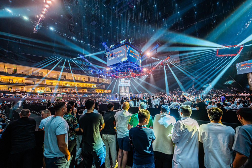 لحظات استثنائية وانتصارات قوية في نزالات ليلة القتال #UFCSaudiArabia🔥🥊

Exceptional moments and powerful victories in UFC Fight Night 🔥🥊

#BigTime 
#RiyadhSeason