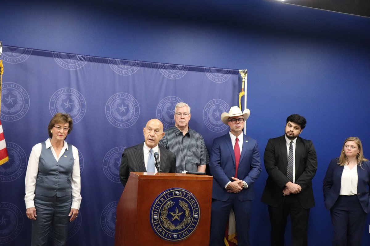 Become a whistleblower. We are willing and able to listen to any concerns. The TIRZ plays a real, important role in the maintenance and redevelopment of our city. Conflicts of interest and criminal activity will not be tolerated.
▶️ chron.com/news/article/h…