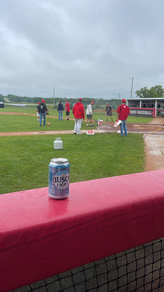 Rain delay in Roscoe.