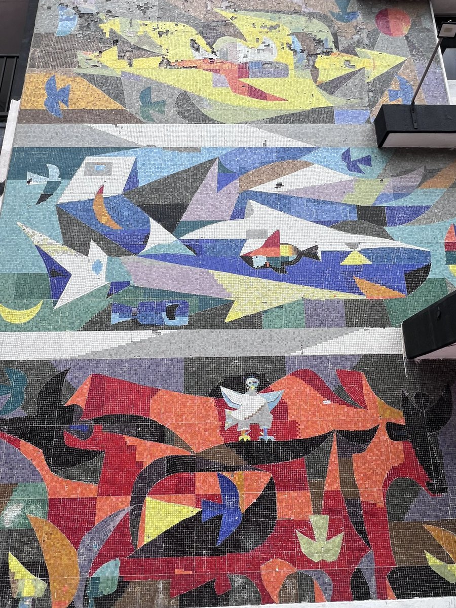 will071323's tweet photo. Multitudinaria y masiva asistencia a la primera #RutaObregón del 2.024. organizada por el @Banrepcultural conociendo más sobre el Mural “Tierra, Mar y Aire”. 

Los Barranquilleros sí asistimos a los buenos eventos culturales (para los que dicen que no hay nada que hacer). https://t.co/X426DSMHeR