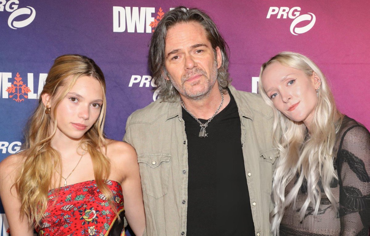BillyBurkeFansU's tweet photo. 🍿 About last night…
Pictures from the #MourningRock photo call at TCL Chinese Theatres in Hollywood, CA where the movie premiered at the 27th Annual @danceswithfilms Festival in a sold out theater.
📸 Paul Archuleta/Getty Images
#BillyBurke #DWFLA https://t.co/tjgxdYZi8J
