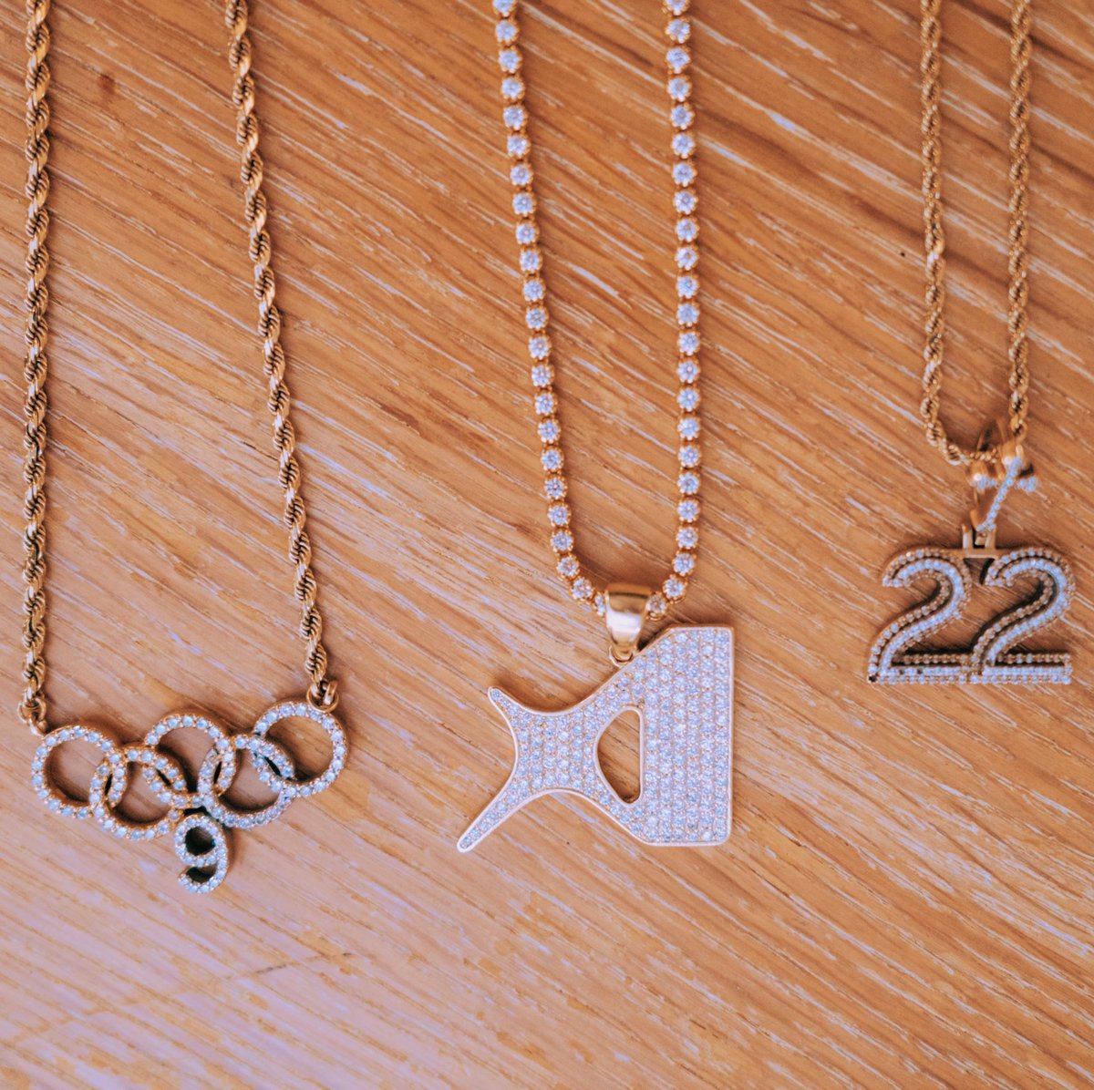 EmJ_not23's tweet image. Took this photo of @_ajawilson22’s necklace spread a few months ago, had no idea 🙃