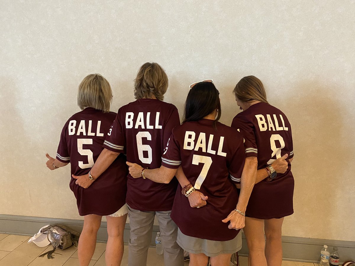 OlsenSection203's tweet photo. THESE GO SO HARD 😭🔥😭
#Ball5
#Ball6
#Ball7
#Ball8 https://t.co/vK9KwolNkf