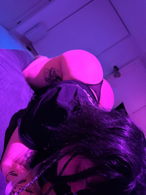 Would you like to eat my 🍑 perchance https://t.co/QPSArYhEDs