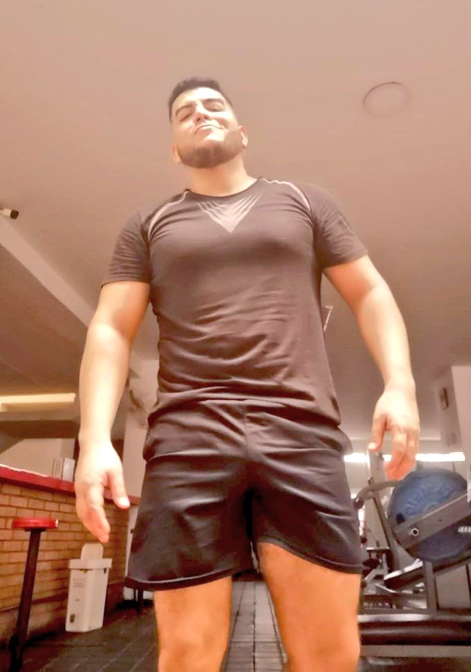 Sí que sí, lo dimos todo no solo en el entrenamiento sino en la tarima y VAMOS POR MÁS, mi vida es cantarles y esta semana vamos con toda, BUCARAMANGA ,MI CÚCUTA, Y FERIAS DE PAMPLONA 🤠💪🏼🔥🔥🔥 Vamos a romper 🥃
.
#KavirSanchez 
#Cantante 
#MusicaPopular 
#ElPrincipeDelDespecho