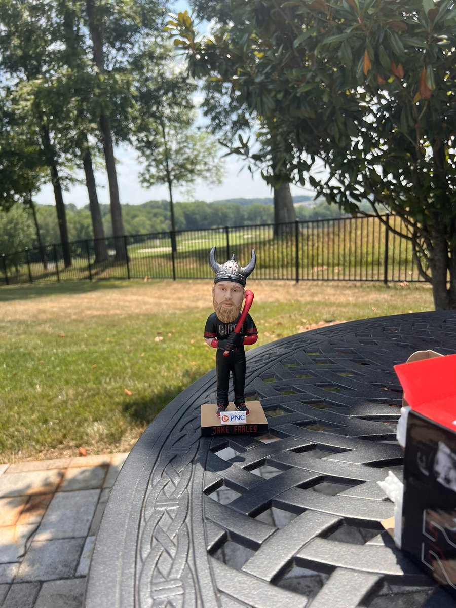 bradwarren56's tweet photo. Gift from @Pswizzle32 and yes we are swimming at a pool at the nicest course in KY.  YES WE HAVE MONEY!! Have a good white boy summer https://t.co/a5RDgXMvid