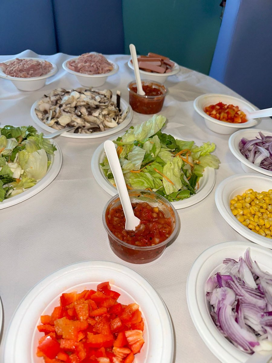 Happy Saturday! 
Promoting healthy choices and supporting our chaps to make their own lunches with a bit of fun! 9/10 attendance, not bad, not bad at all! Thank you <a href="/echizah/">Elsie❤️</a> 🤍✨🌯🥗🥙🌮