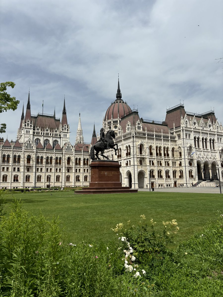 Clàudia Mercader (@mercaderclaudia) on Twitter photo What an amazing 3 days in Budapest at the #UROonco24, plenty of interesting discussions about the hot topics in uro-oncology and also blessed to have taken part in the STEPS program to discuss about #bladdercancer and #UTUC with experts like <a href="/jteoh_hk/">Jeremy Teoh</a> and <a href="/evanguelosx/">Evanguelos Xylinas</a> What an amazing 3 days in Budapest at the #UROonco24, plenty of interesting discussions about the hot topics in uro-oncology and also blessed to have taken part in the STEPS program to discuss about #bladdercancer and #UTUC with experts like <a href="/jteoh_hk/">Jeremy Teoh</a> and <a href="/evanguelosx/">Evanguelos Xylinas</a>