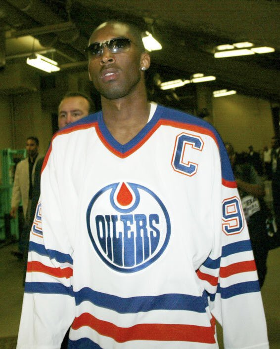kobehighlight's tweet photo. Oilers forward Warren Foegele has worn this Kobe Bryant shirt after going down 3-0 in the Stanley Cup Finals.

Edmonton has won 3 in a row and are now headed to Game 7. https://t.co/S7eSWLIE4O