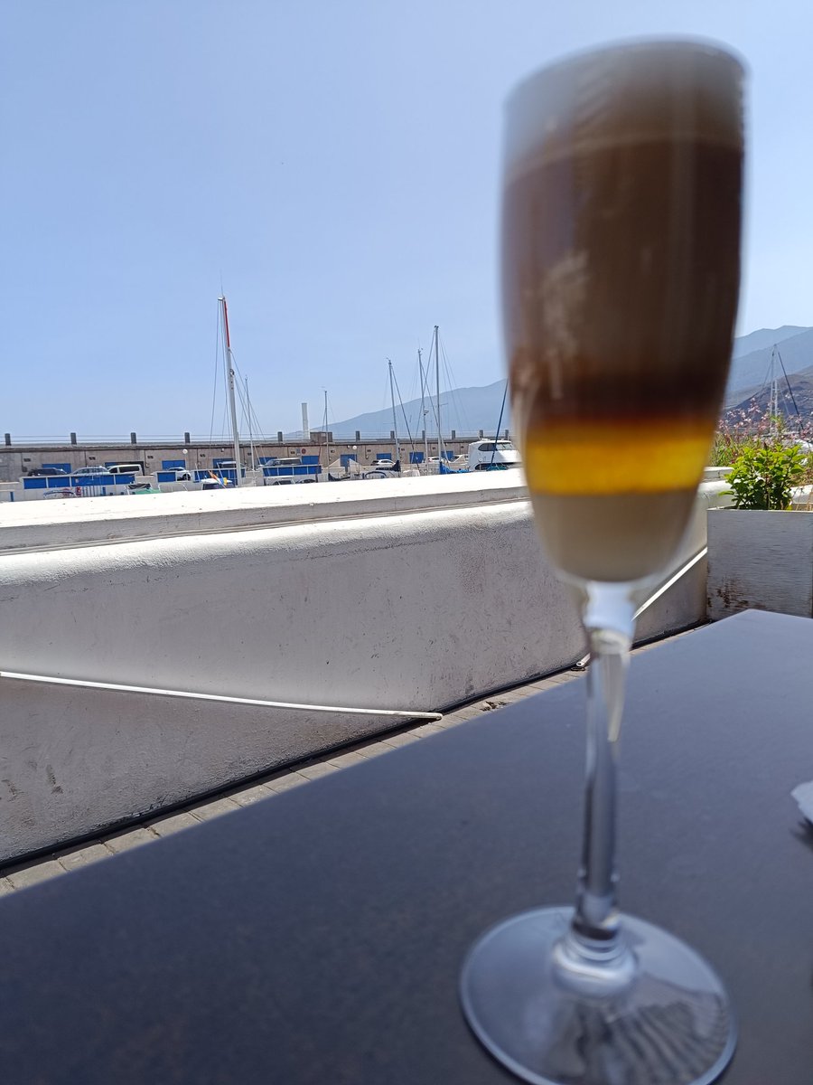 Cuando en Tenerife pides un barraquito....😜. Interesad@s preguntar qué es...