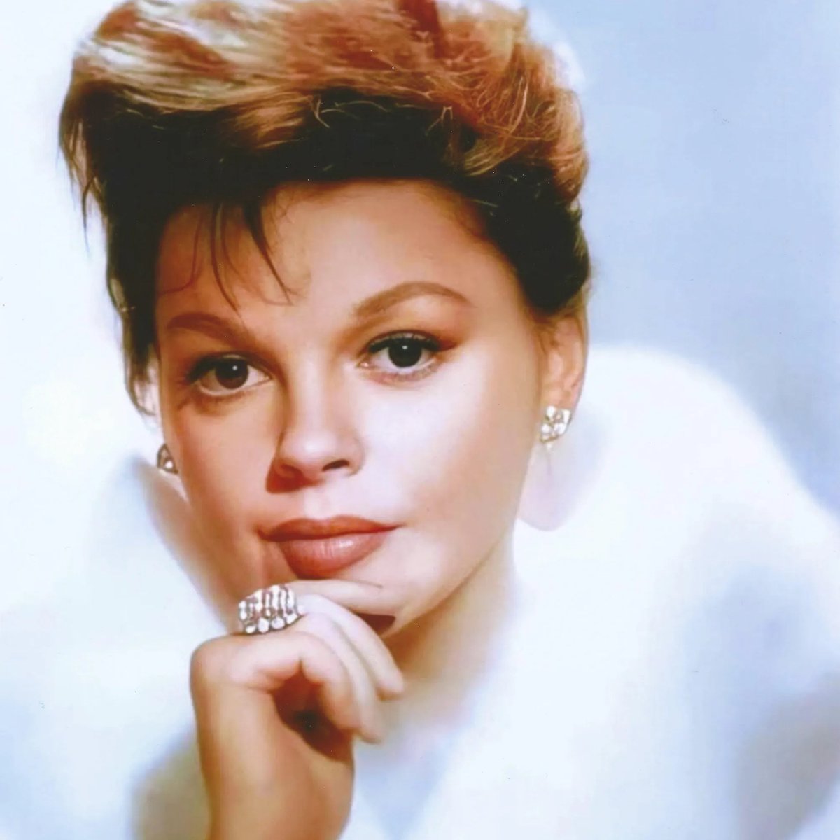 MrPopOfficial's tweet photo. 55 years ago today Judy Garland passed away at the age of 47. https://t.co/RabxUvcNn6