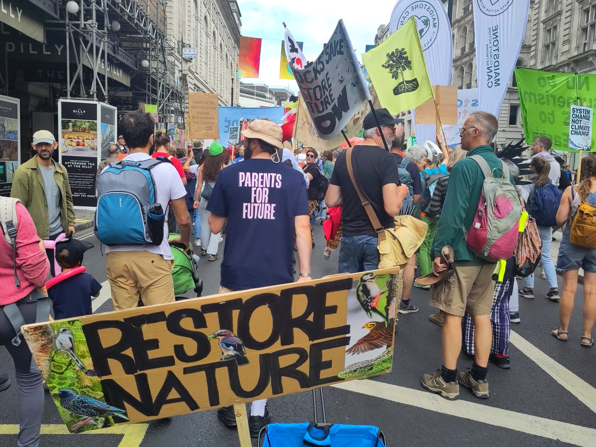 Amazing to see so many out on the streets of London calling for leadership from politicians and businesses to restore nature #RestoreNatureNow