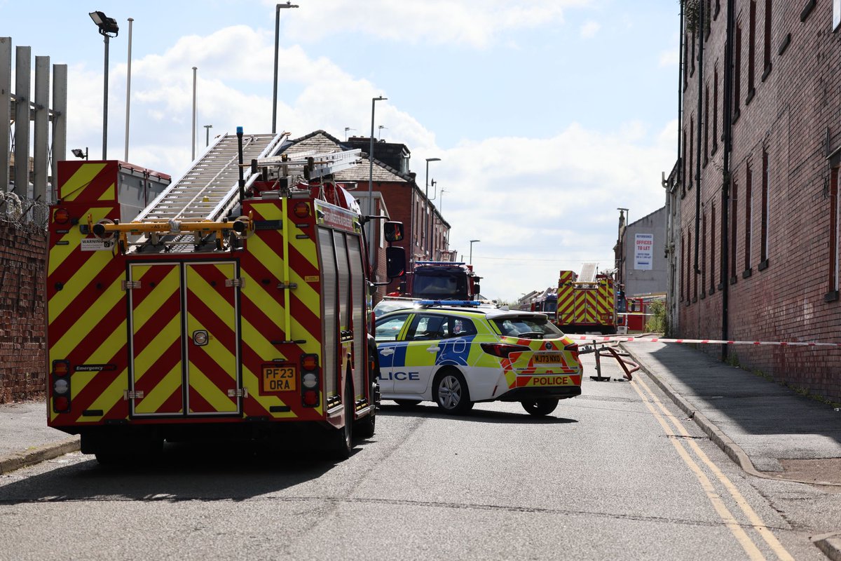 Roch Valley Radio tweet media