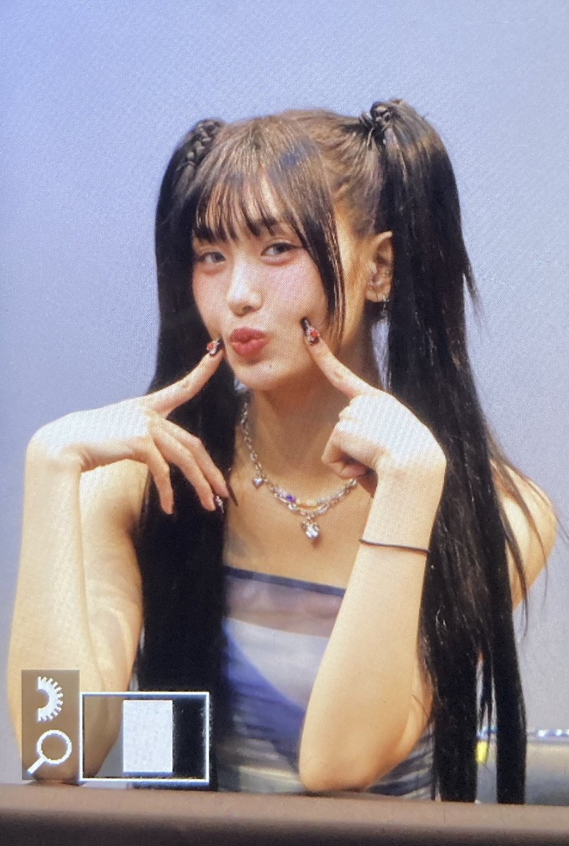 240622 팬사인회
#아샤 #허유림 #AISHA 
#EVERGLOW #에버글로우 #ZOMBIE