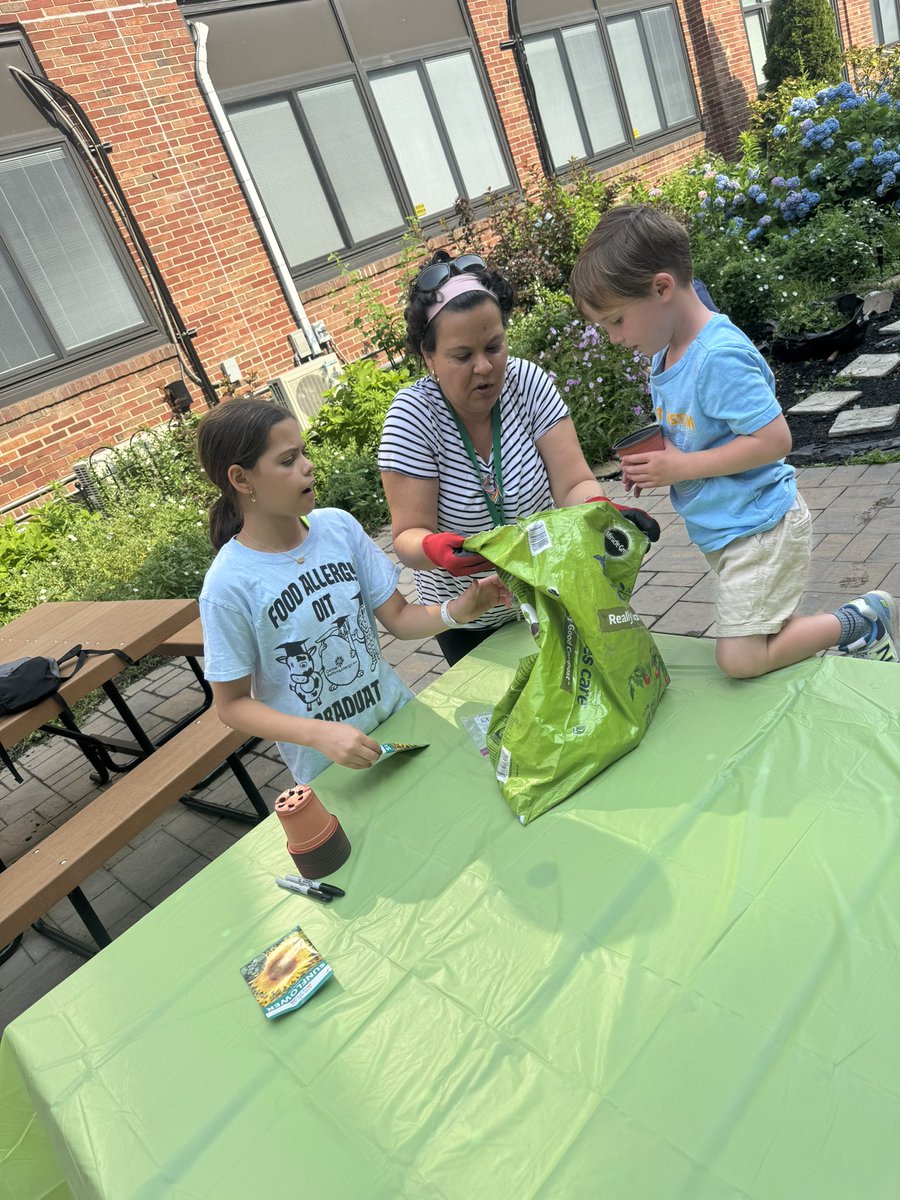 A huge thank you to everyone who joined us for our first <a href="/nativehabitat1/">HMS Garden</a> Garden Club community event!!! 💚💚💚
<a href="/HowittMS/">HMS Dalers</a> <a href="/MissWhorlow/">Miss Whorlow</a> <a href="/CMarzillier710/">Mrs. Marzillier</a> <a href="/HowittmiddlePTA/">HowittmiddlePTA</a>