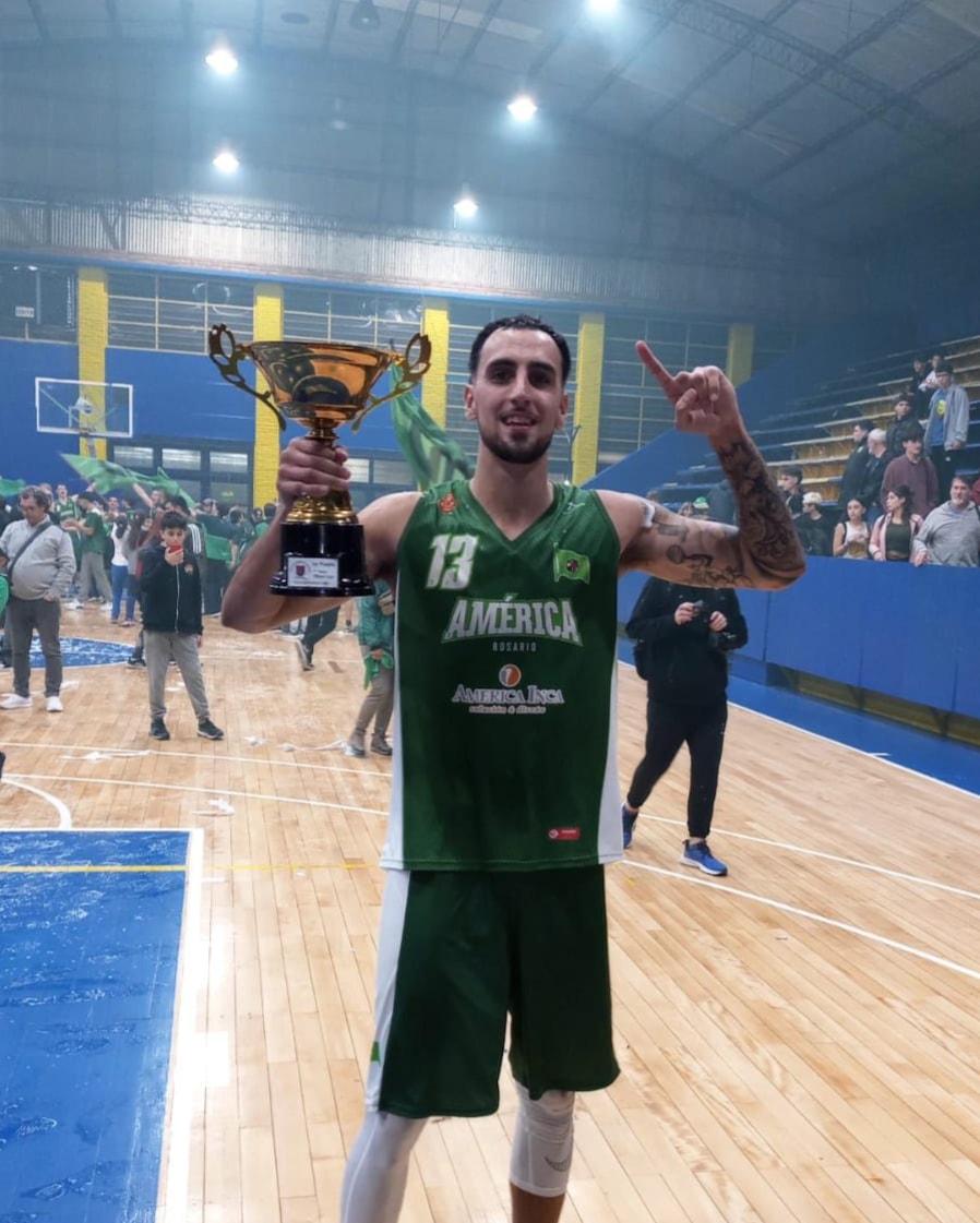 Siguen en el verde campeón 💚🔥🏆

Lucas "Galleta" Villalba, Mauro Burgos, Horacio Fascia y Lucas Nuñez se suman al plantel de Hugo Luna ¡Vamos verde carajo! Hay equipo!

#DaleVerde #AmericaEsGrande