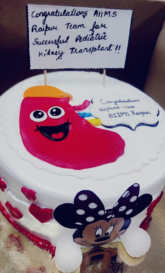 Agarwalja_Aiims's tweet photo. First Pediatric cadaveric kidney transplant patient discharged🥳🥳Celebrations at AIIMS-RAIPUR 😇 It is so gratifying to see the kid and happy parents✌️Wishing him and his graft a long healthy life😍🙏🤞 https://t.co/7ofrpYMP0v