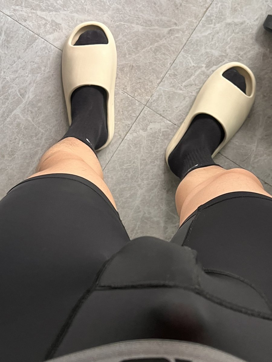 rullsei's tweet photo. 脚受伤了 后面更新慢啦 https://t.co/yMIhZOj5iE
