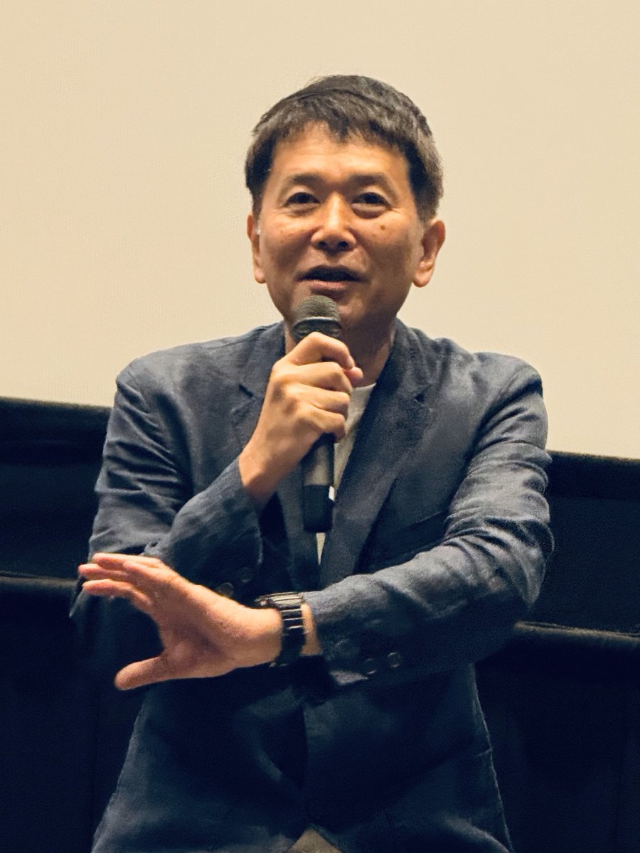 okj_opachan's tweet image. 22日は、#イオンシネマ岡山 で #風の奏の君へ の #大谷健太郎 監督が登壇し、舞台挨拶が行われました‼

映画鑑賞にはむかない最前列に陣取って挨拶を聞き😅、その後のサイン会では、＃推し武道　も含めてエキストラ参加できたことへのお礼を伝えました😄