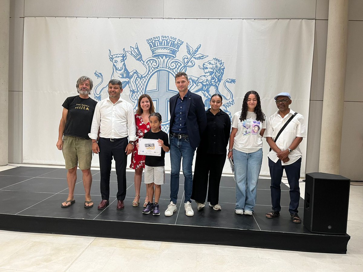Merci à tou•te•s les participant•e•s à cette dictée dans l’hémicycle!
Ce moment d’attention et de réflexion autour de ce texte de Gisèle Halimi extrait de «La cause des femmes» a été une vraie respiration, une invitation à ensemble rêver plus grand.
Bravo aux 4 vainqueurs! 👏