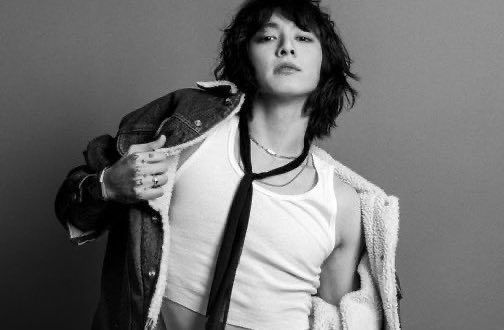 PSYCHOEM0's tweet photo. #jikookau onde Jimin se apaixona pelo guitarrista de sua banda indie rock, Jungkook. Mas Jimin é hétero. https://t.co/a1N7G4qH5t