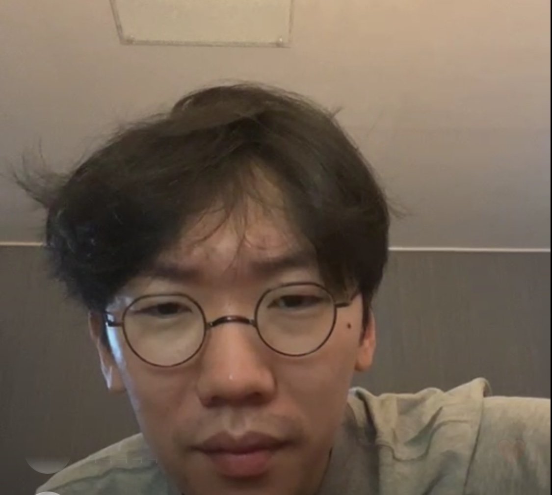 firewaxin's tweet photo. 이런 무드의 김민수 사진 좋아함 https://t.co/6dM6QSFW7h