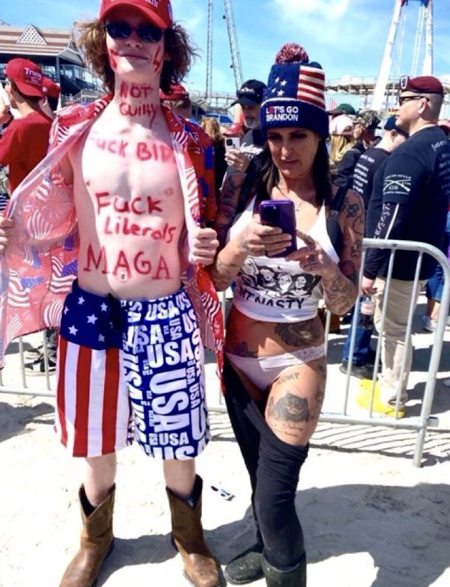 Markfry809's tweet image. This is not your run of the mill cult. It’s an exceptionally stupid cult. 

#MAGAtMORONS