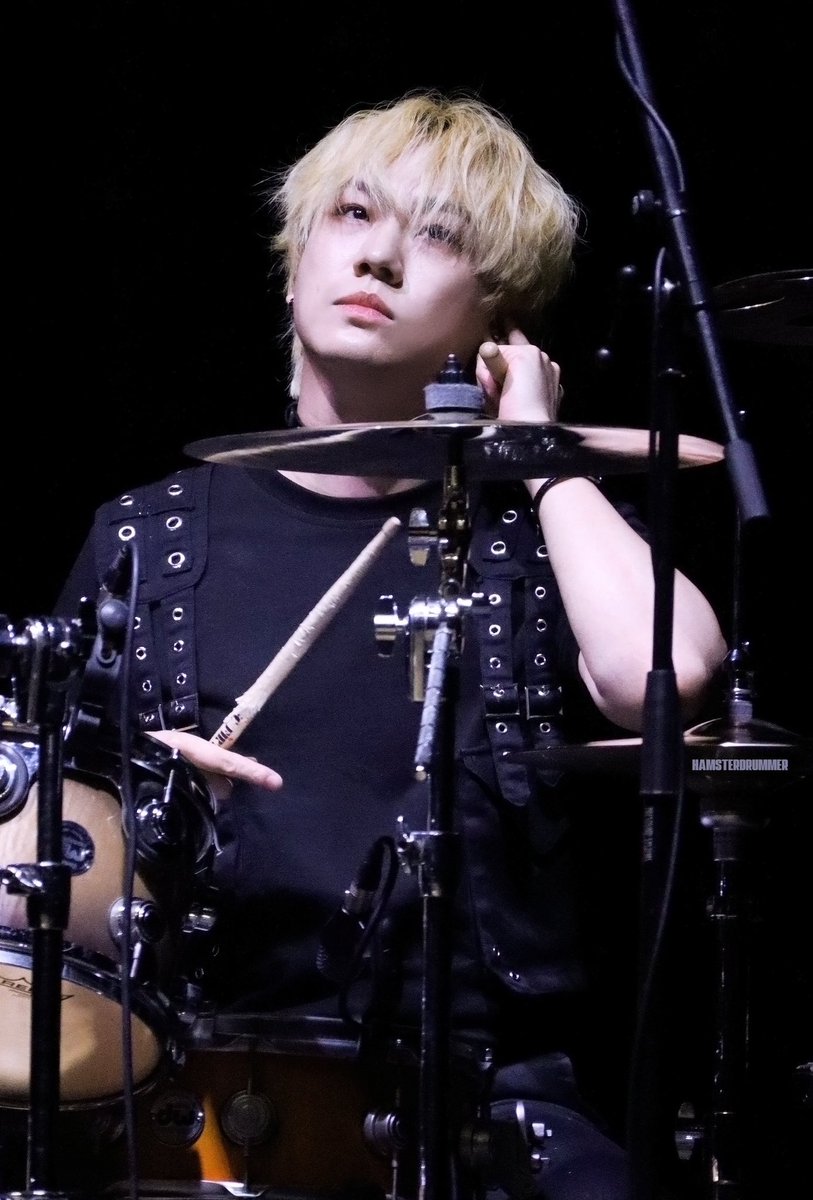 hamsterdrummer's tweet photo. 240622 부평아트센터 <도시, 음악을 기록하다>

크랙샷 드러머 잘생김 논란 어마어마하다 진짜...

#대니리 #DannyLee #크랙샷 #Crackshot https://t.co/Id6mwVC5T1