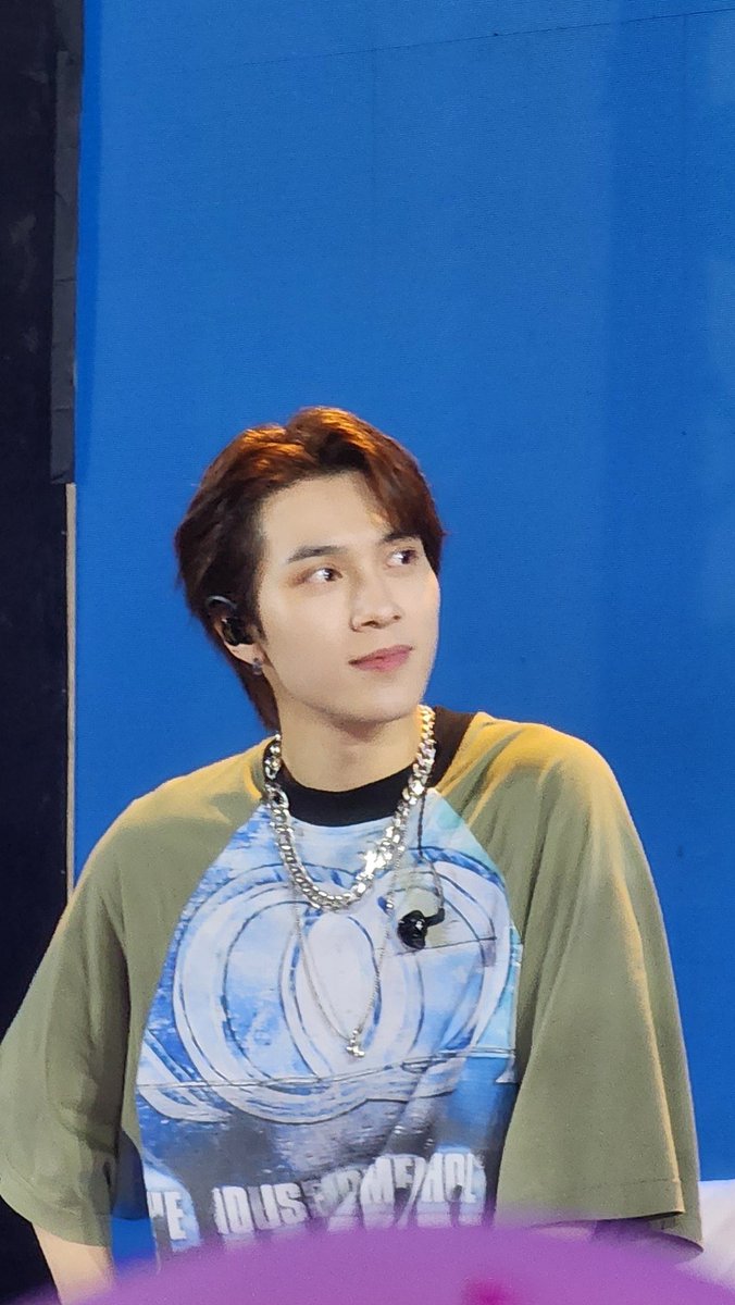 HENGC0RE's tweet photo. 240622 #HENDERY Allo Festival 

the most cutest and handsome person ever 🩵 https://t.co/SqSLErdjKn