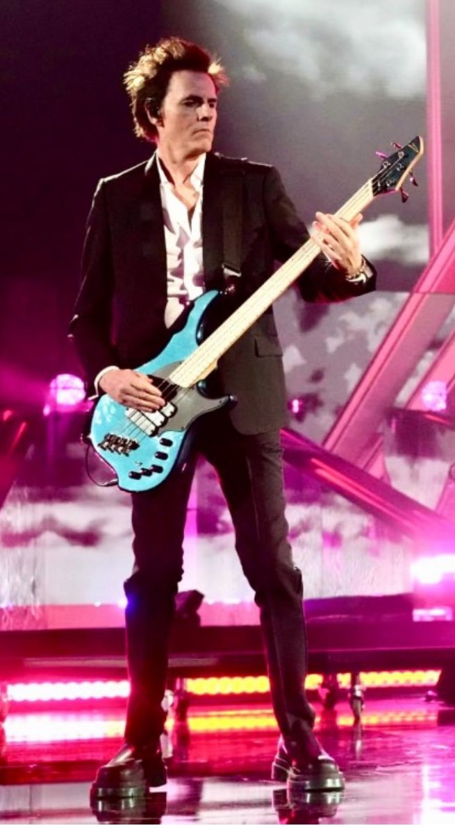duranduran's tweet image. John Taylor’s metallic green Dingwall Guitars bass, one of his favourites, could be yours! THIS is a one-of-a-kind item!! Bid with the link below and support the incredible Julia’s House Children’sHospice. 

duran.io/3VUYPFs