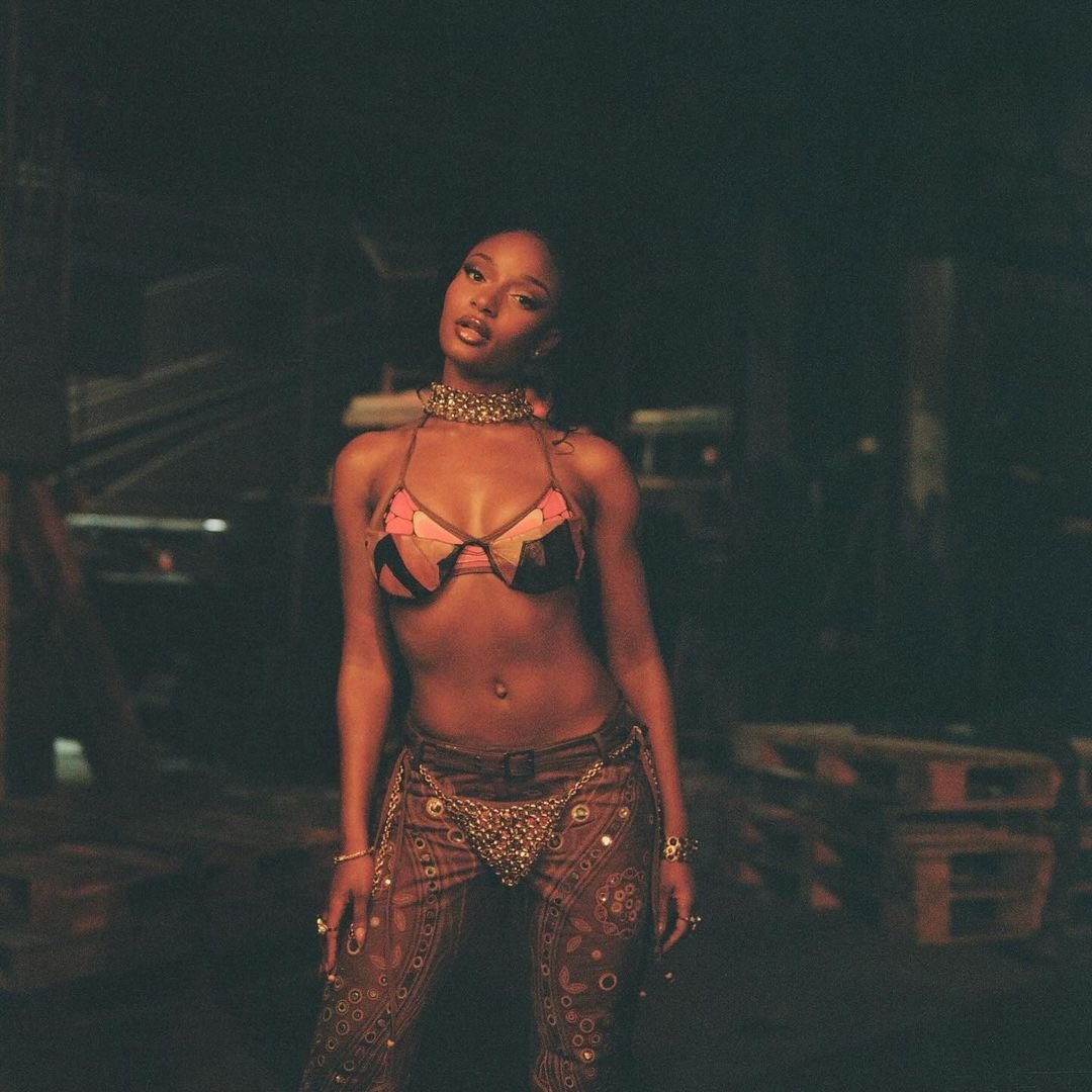 Ayra Starr behind the scenes for her music video “Goodbye(Warm Up)”