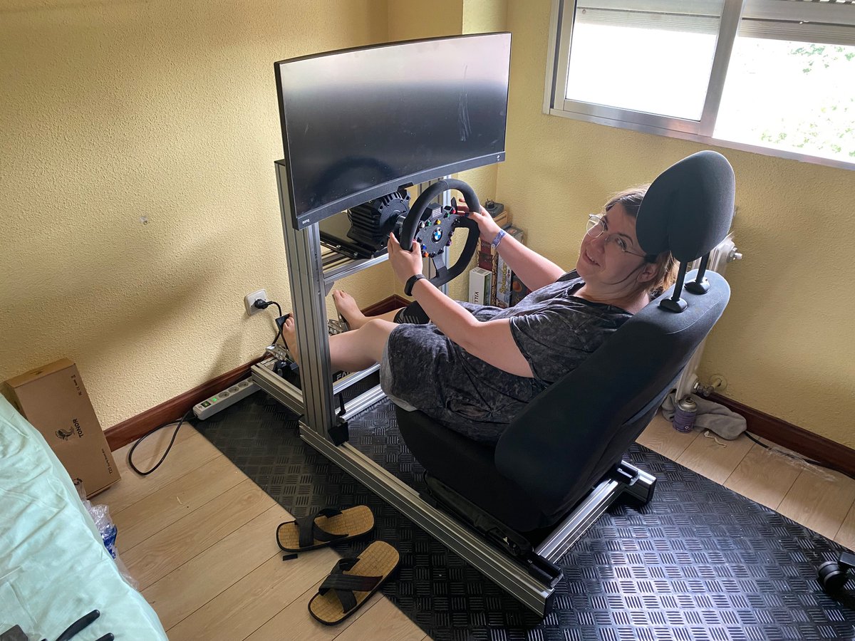 Choclosti tweet media