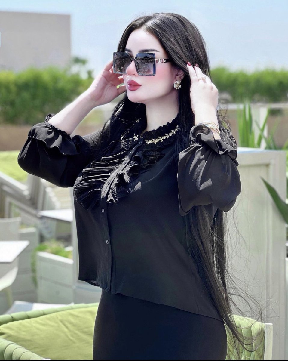 السعادة مثل الفراشة ،🦋
فى حال ﻻحقتها فلن تمسك بها ،
ولكن إن كنت هادئًا ستأتي وتحط على كتفيك.✨

#مساء_الخير_والسعادة 🦋✨