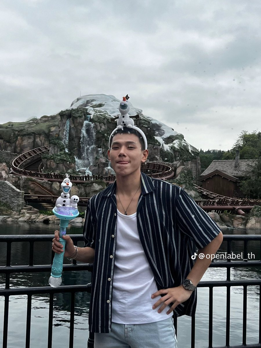 Nichagorn_2002's tweet photo. TikTok : openlabel_th
“ TB ⛄❄🏰 ”
#HKDisneland #LetltGo
#WorldOfFrozen
#ต้าห์อู๋ออฟโรด #DaouOffroad
#byNUBDAO https://t.co/wcW6C645yZ