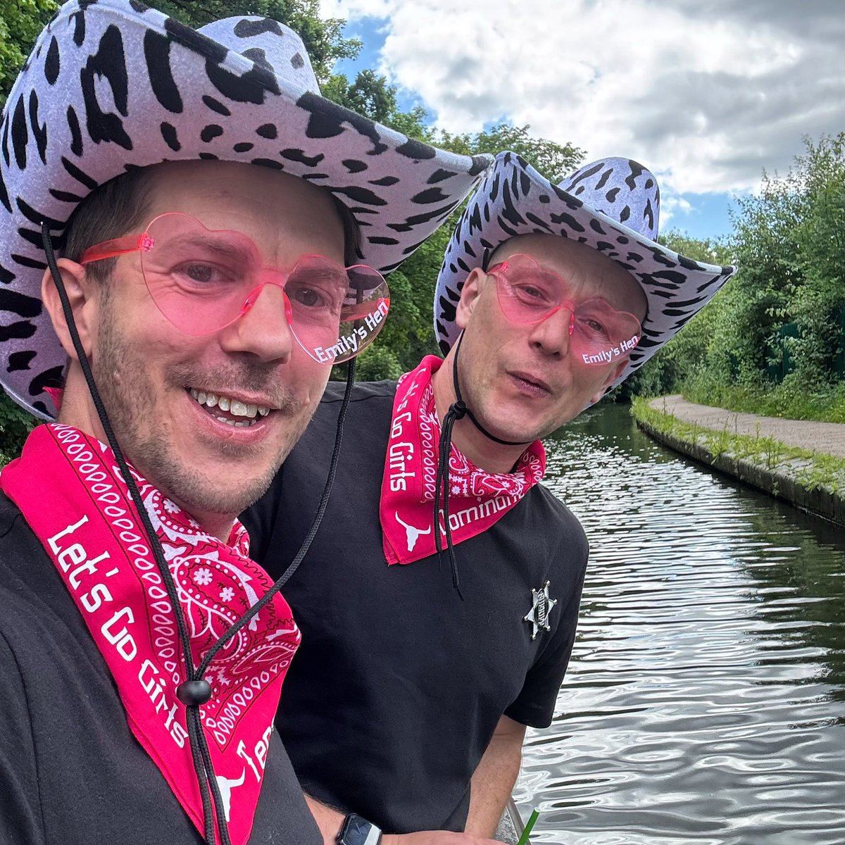 TomandDomTravel's tweet photo. Today we are on our first Canal Narrow Boat. Cruising are on the canals of BIRMINGHAM on Tom’s Sisters Hen Party!!🤠 

Anyone done a Narrow Boat before? 

#Cruise #Travel #Cruising #TomAndDom #TomAndDomTravel https://t.co/AiKUbR1dDx