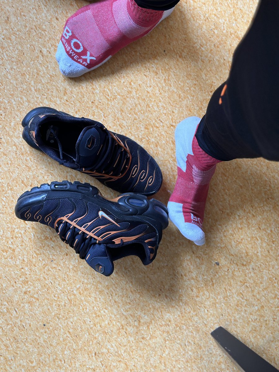 albadwanbasheer's tweet photo. Nike love nike tn. 👟🦶🏻🧦 #nike  #Nike #niketn #sox🧦 #Sox #fuck #mastery https://t.co/Vxdiu0Kupk