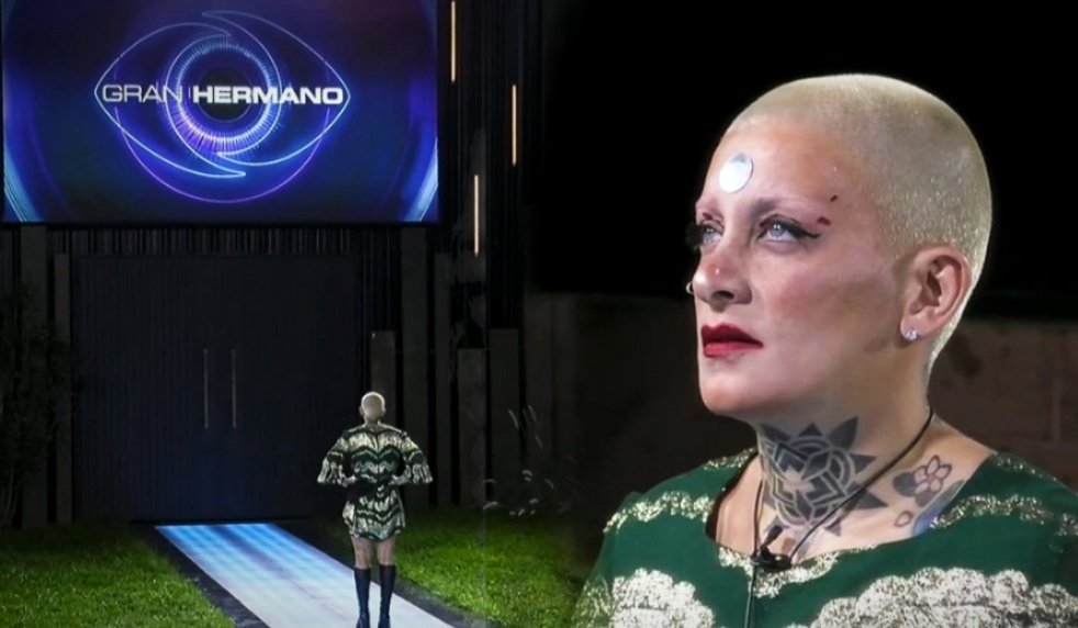 Ella CAMBIO PARA SIEMPRE EL FORMATO. Hizo q la producción tuviera q reinventarse; armar 76 repechajes, crear reglas, pasar info, ingresar 34 jugadores de otras edicions, familiares, todo para bajarla (hasta fraude). 

Ella ya GANÓ GH, apagó las luces d la casa cn todos aún dentro