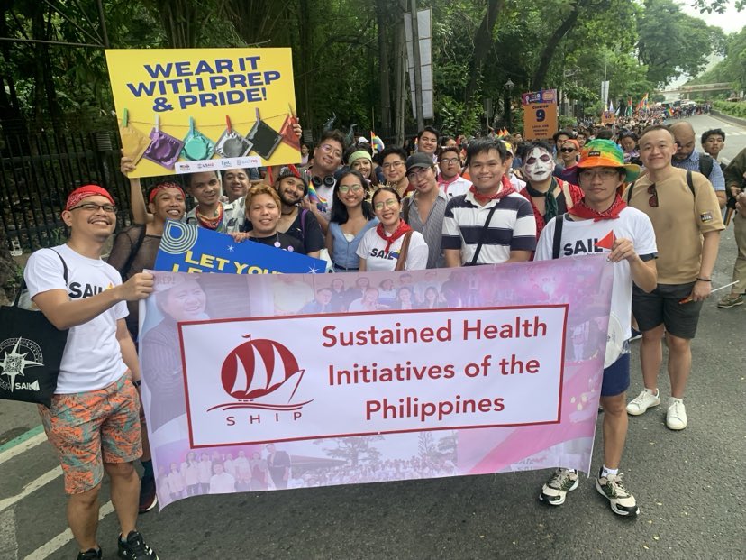 kateleyritana's tweet photo. @SHIP_PH and @SailClinics at #QCPride! https://t.co/F1Xcp1ef26