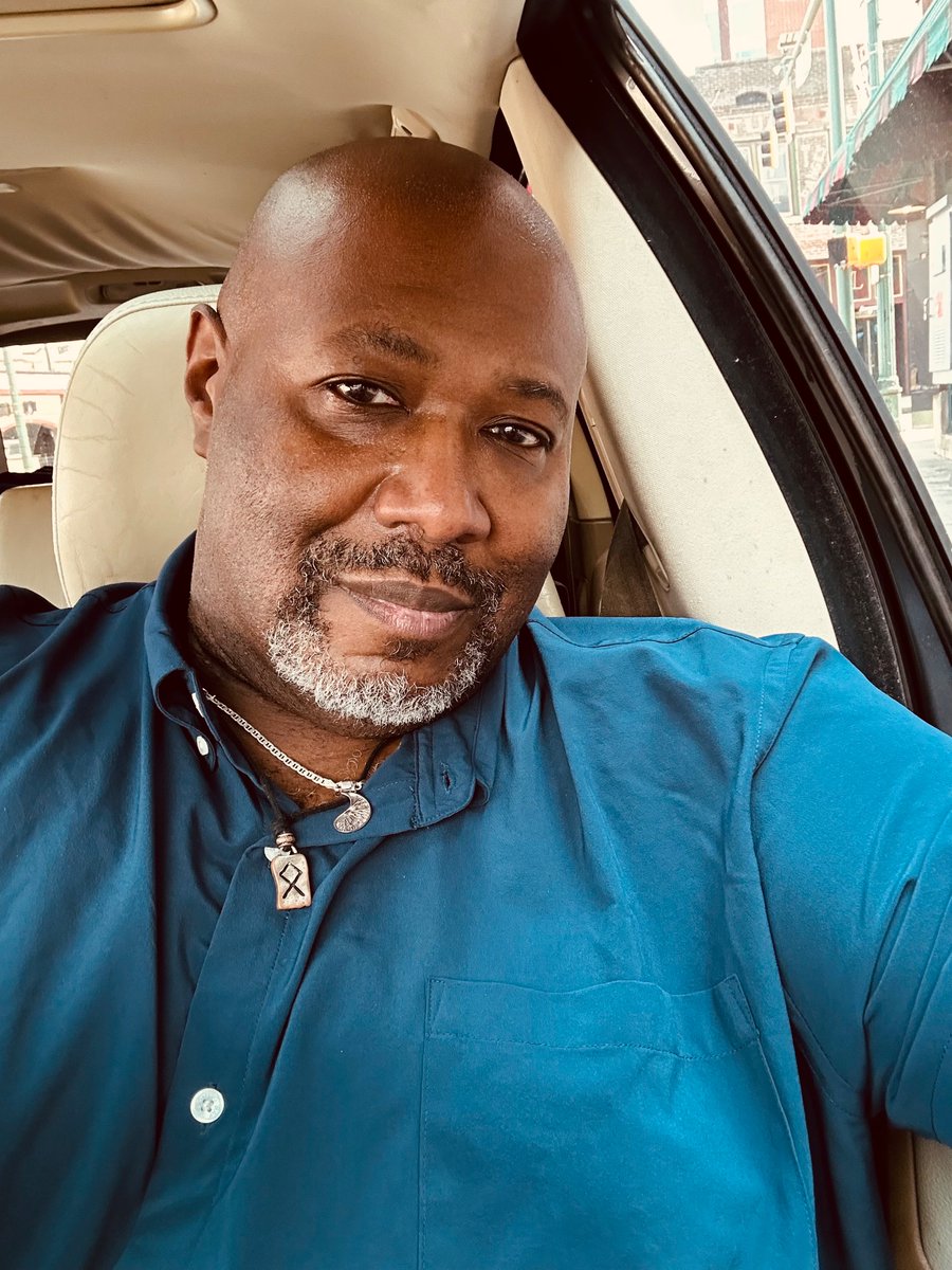 chrisgalesmusic's tweet image. Headed to show number two on a double header Friday.  #bealestreet #Beale #memphismusic #memphismusicians #musicpreneur #LiveMusic #acousticmusic #livestreaming