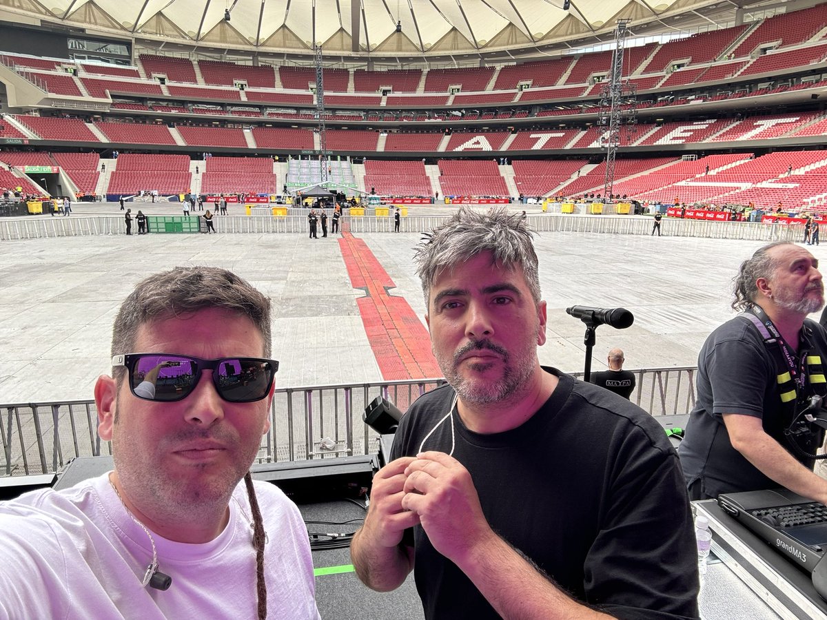 estopaoficial's tweet photo. Pues ya estamos aki!! Porke hemos llegado🔥🔥 https://t.co/KohiH7OdvP