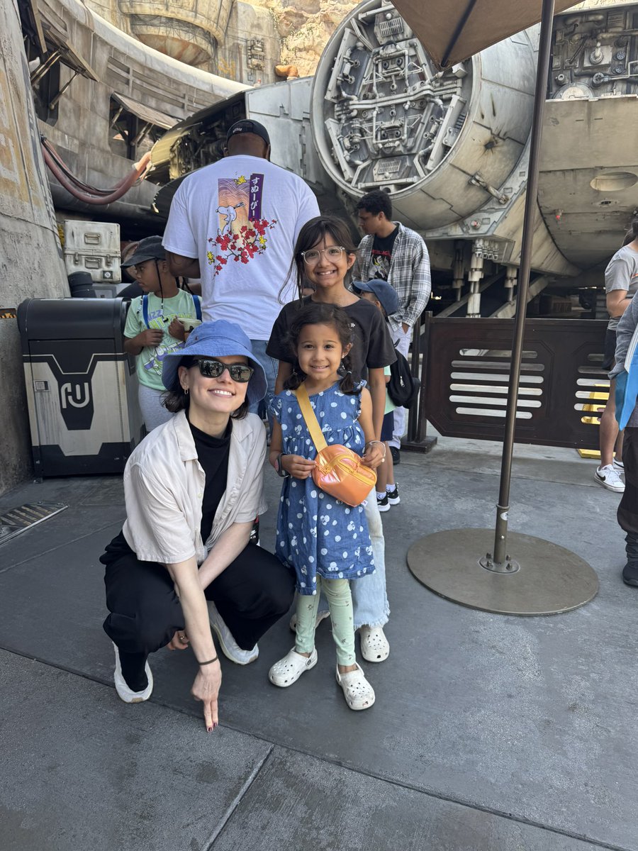 We met Daisy Ridley in front of the Millennium Falcon at Disneyland 🤯